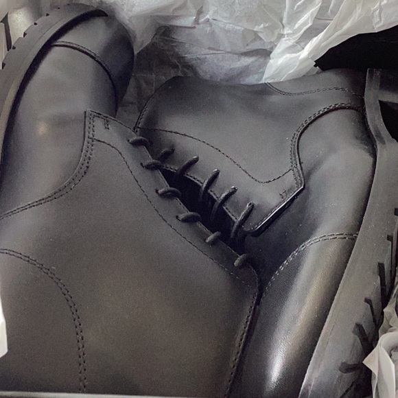 The Men's Store at Bloomingdale's
Men's Lace Up Cap Toe Boots - 100% Exc… - Picture 6 of 12